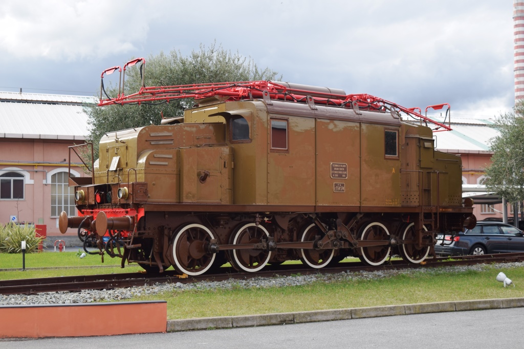 COMPLETATO IL RESTAURO DELLA LOCOMOTIVA ELETTRICA TRIFASE E.554.174